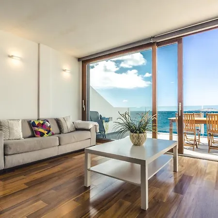 Views Avenue Apartmán *